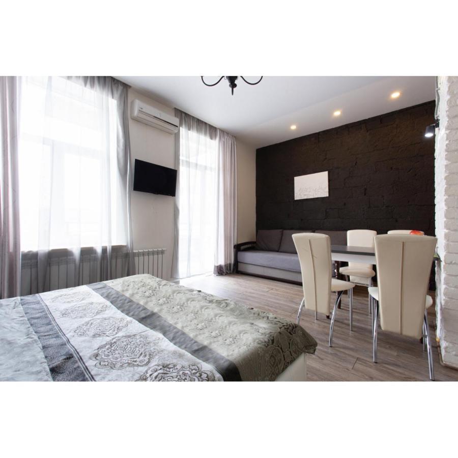 Studio Apartments In The City Center Jarkov Exterior foto
